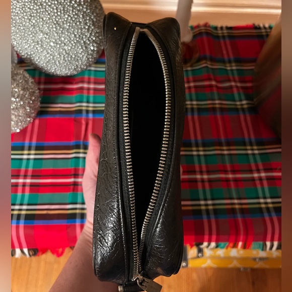 Golden Goose Women's Star Bag in glossy black leather with tone-on-tone star - Picture 13 of 16